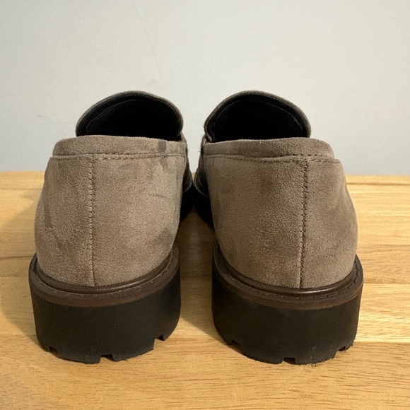 Indigo Rd. Women's Haven Taupe Faux Suede Loafers Size 8 - Picture 3 of 10